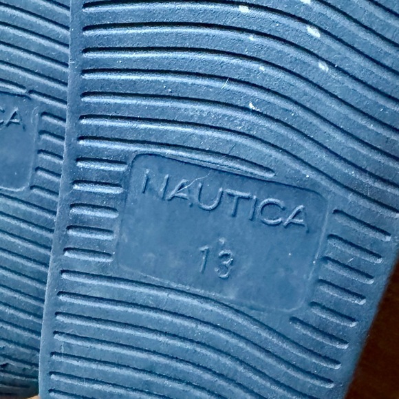 Two Pairs of Boy Slides Nautica + Reebok - Picture 3 of 5